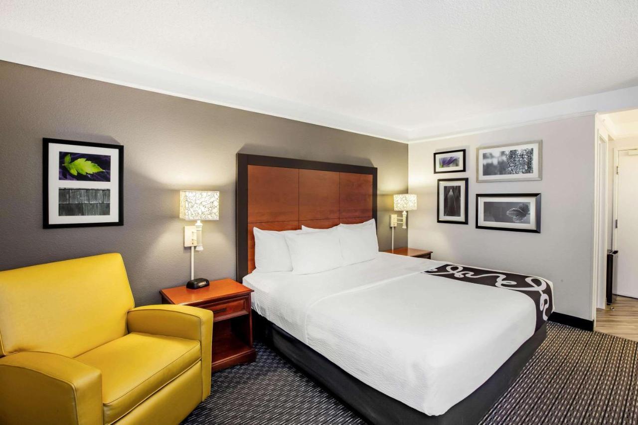 La Quinta By Wyndham Houston Baytown East Hotel Exterior photo