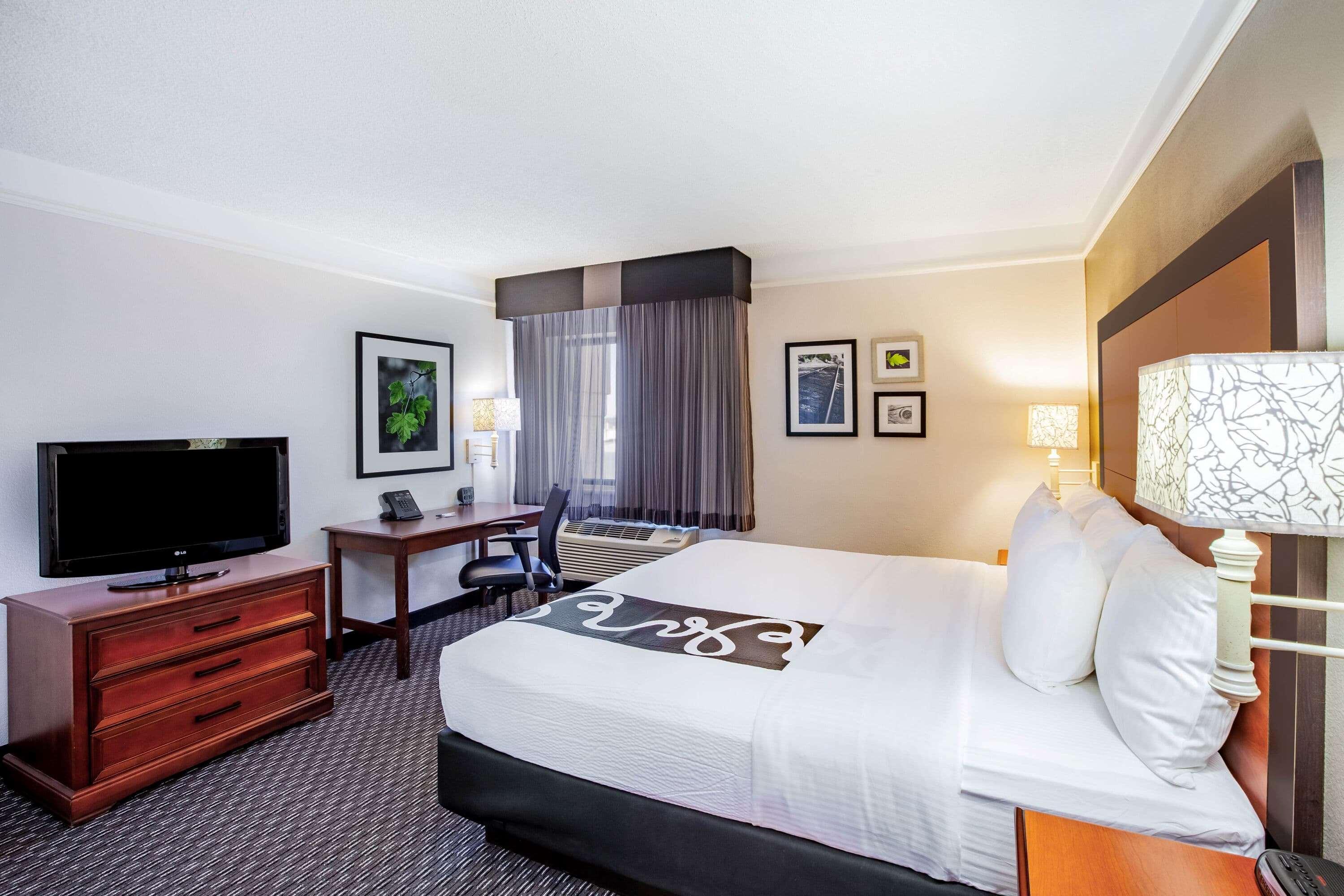 La Quinta By Wyndham Houston Baytown East Hotel Exterior photo