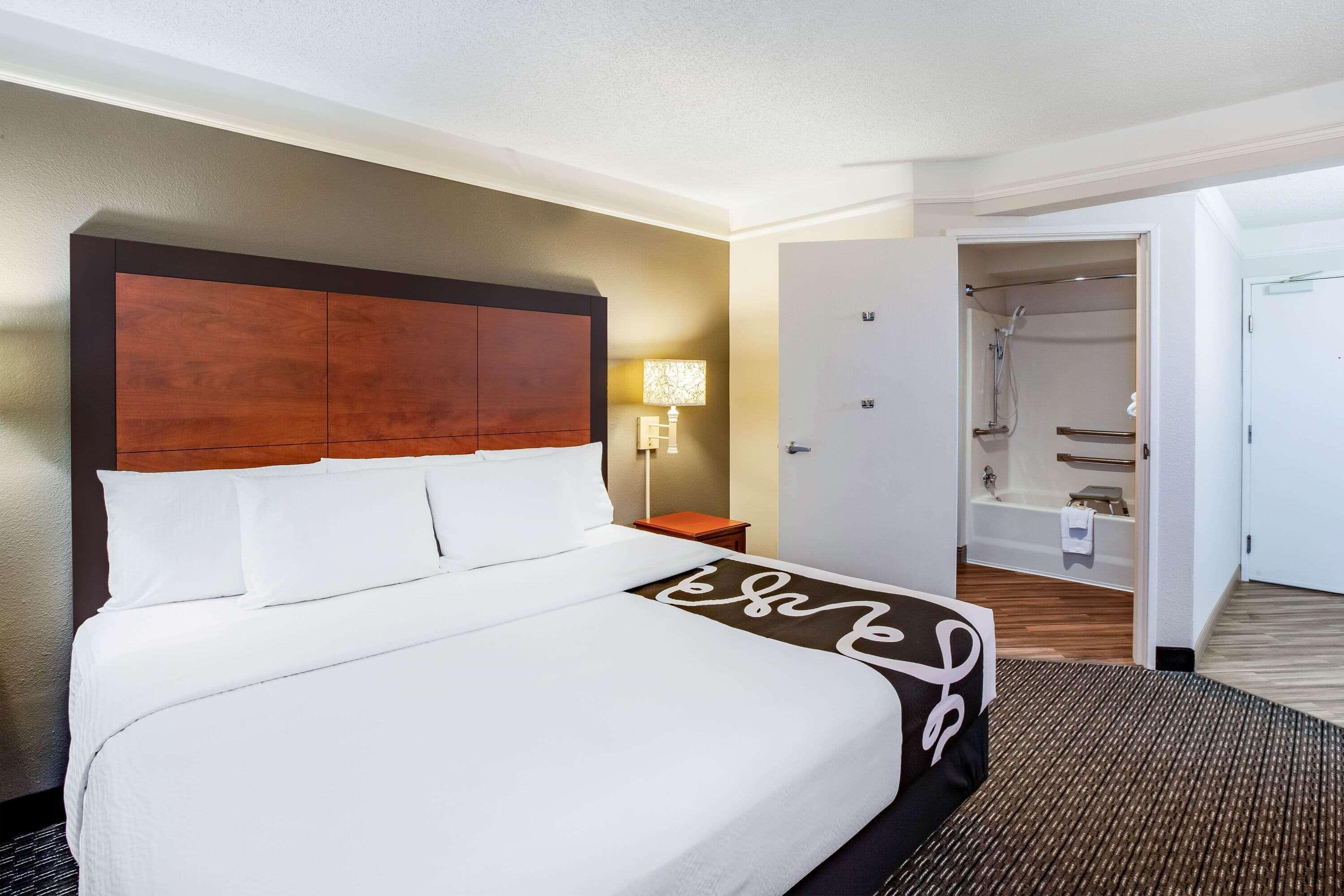 La Quinta By Wyndham Houston Baytown East Hotel Exterior photo
